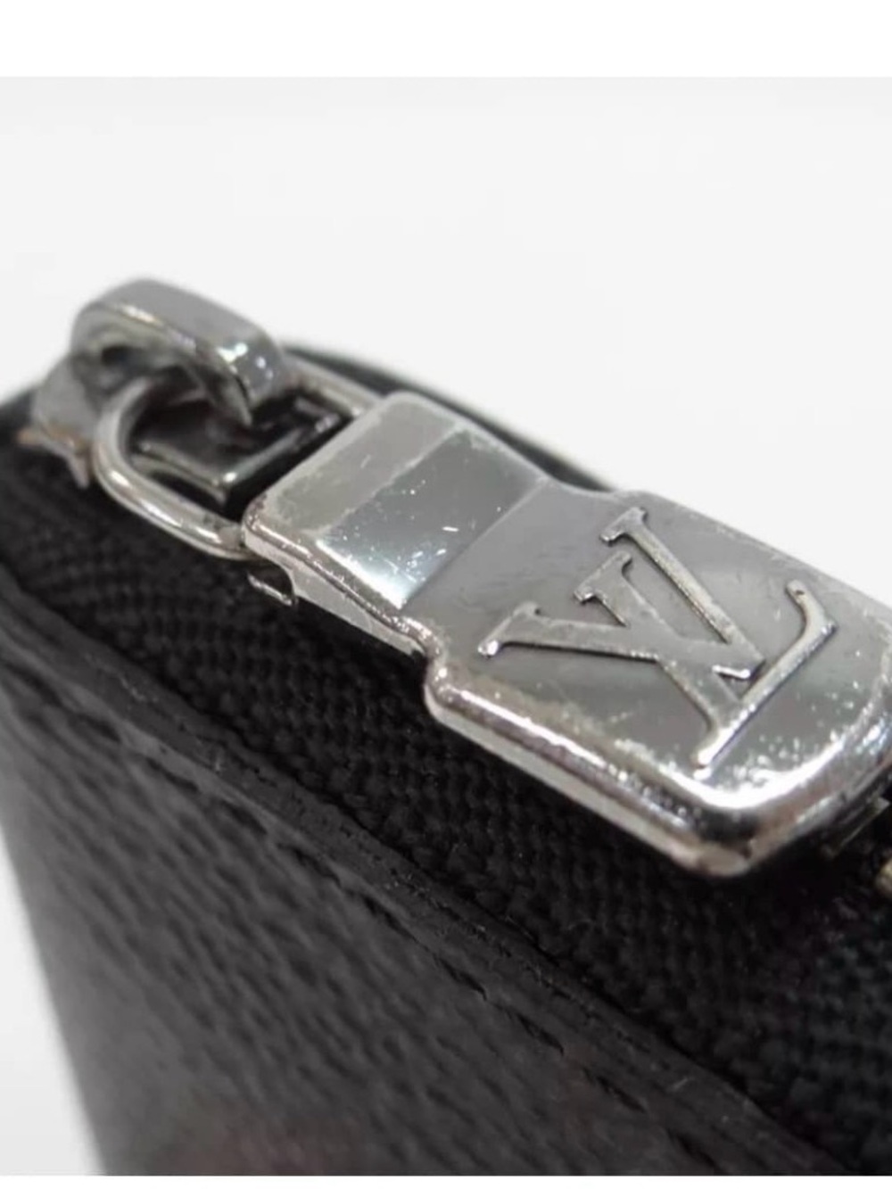 Louis Vuitton Black Monogram Zip Card Holder with Silver Hardware - Picture 5 of 8